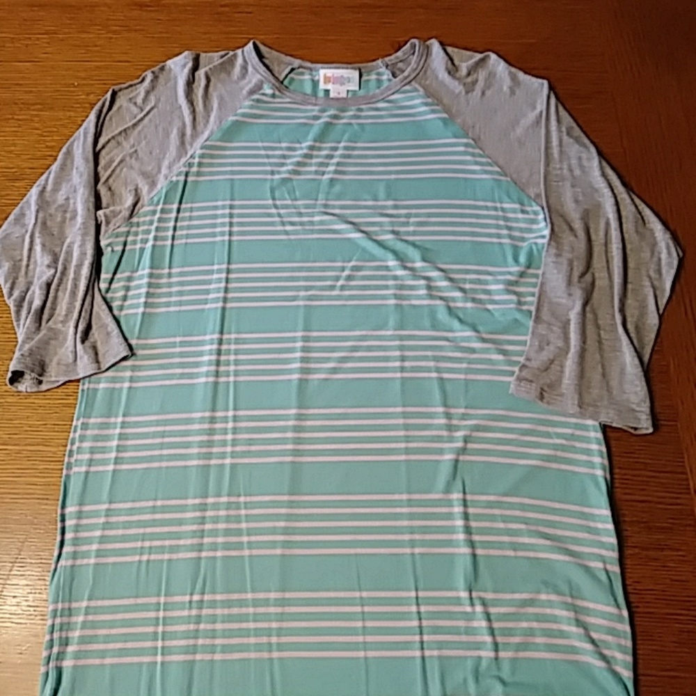 Small lularoe randy top